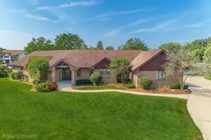 22W569 Glen Ct, Medinah, IL 60157 - Photo 1