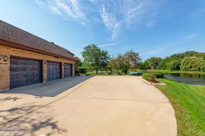 22W569 Glen Court, Medinah, IL 60157 - Photo 3