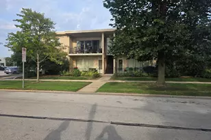 4645 W 95th St, Oak Lawn, IL 60453 - Photo 1