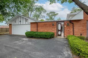 4 Harrogate on Oxford, Rolling Meadows, IL 60008 - Photo 1