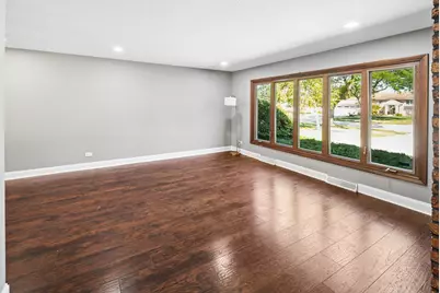 568 N Plamondon Drive, Addison, IL 60101 - Photo 5