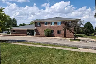 100 Wycliffe Dr, West Chicago, IL 60185 - Photo 1
