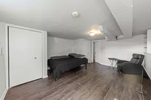 834 S Michigan Ave, Villa Park, IL 60181 - Photo 15