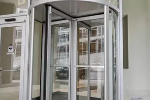 200 W Grand Ave, Chicago, IL 60654 - Photo 39