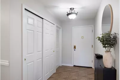 9530 Lamon Avenue #401, Skokie, IL 60077 - Photo 5