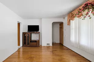 9911 S Lafayette Ave, Chicago, IL 60628 - Photo 3