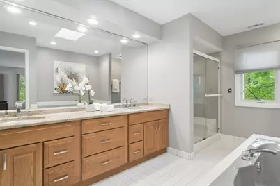1310 Hidden Lake Drive, Buffalo Grove, IL 60089 - Photo 21