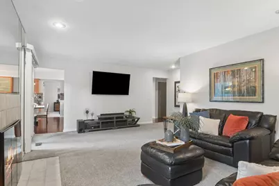 1310 Hidden Lake Drive, Buffalo Grove, IL 60089 - Photo 15