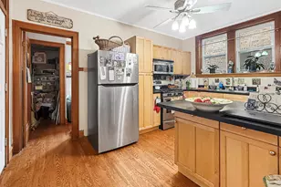 5057 W Newport Ave, Chicago, IL 60641 - Photo 7