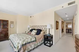 250 E Pearson St, Chicago, IL 60611 - Photo 13