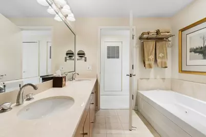 250 E Pearson Street #2206, Chicago, IL 60611 - Photo 15
