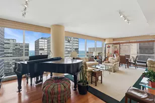 250 E Pearson St, Chicago, IL 60611 - Photo 3