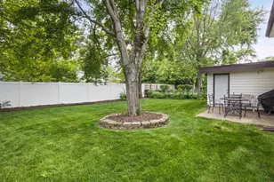 834 N Rainbow Dr, Glenwood, IL 60425 - Photo 13