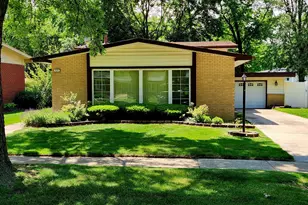 834 N Rainbow Dr, Glenwood, IL 60425 - Photo 1