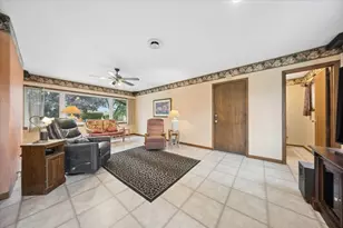 8231 W Berwyn Ave, Chicago, IL 60656 - Photo 5