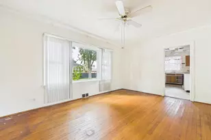 8156 S Paxton Ave, Chicago, IL 60617 - Photo 5