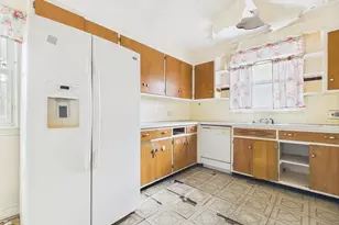 8156 S Paxton Ave, Chicago, IL 60617 - Photo 11