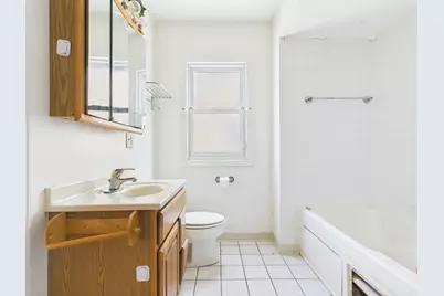 8156 S Paxton Avenue, Chicago, IL 60617 - Photo 9