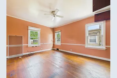 8156 S Paxton Avenue, Chicago, IL 60617 - Photo 7