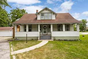 17 S Wabash Ave, Glenwood, IL 60425 - Photo 1