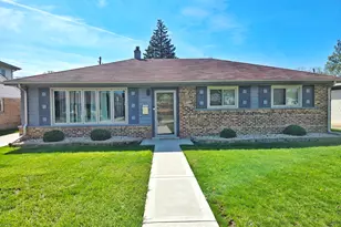 980 W Grant Dr, Des Plaines, IL 60016 - Photo 1