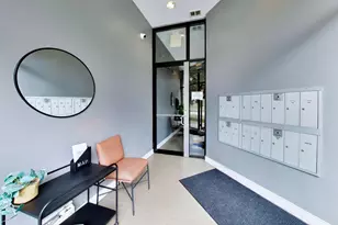 3028 W Roscoe St, Chicago, IL 60618 - Photo 7