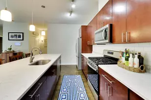 3028 W Roscoe St, Chicago, IL 60618 - Photo 17