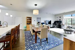 3028 W Roscoe St, Chicago, IL 60618 - Photo 13