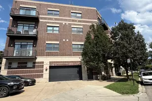 3028 W Roscoe St, Chicago, IL 60618 - Photo 5