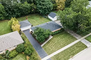 335 S Slusser St, Grayslake, IL 60030 - Photo 3