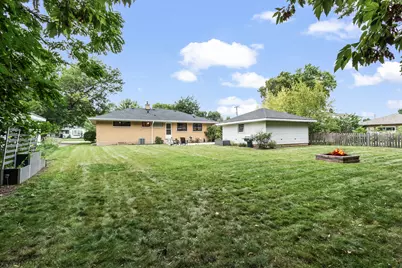 335 S Slusser Street, Grayslake, IL 60030 - Photo 25