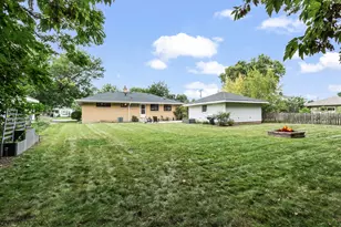 335 S Slusser St, Grayslake, IL 60030 - Photo 25