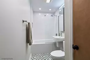 335 S Slusser St, Grayslake, IL 60030 - Photo 17
