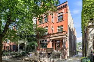 560 W Arlington Pl, Chicago, IL 60614 - Photo 1