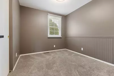 1102 Amberwood Drive, Crystal Lake, IL 60014 - Photo 23