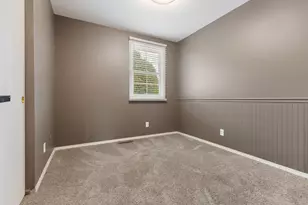 1102 Amberwood Dr, Crystal Lake, IL 60014 - Photo 23