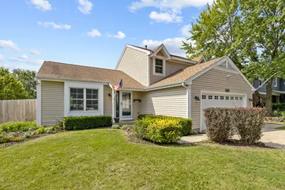 1102 Amberwood Drive, Crystal Lake, IL 60014 - Photo 5