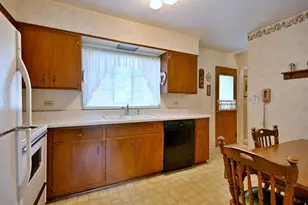 1308 Margret St, Des Plaines, IL 60018 - Photo 5