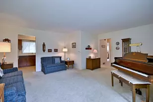 1308 Margret St, Des Plaines, IL 60018 - Photo 3