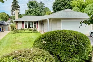 531 Pinecrest Ln, Wilmette, IL 60091 - Photo 1