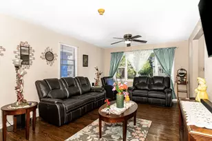 811 Glenwood Ave, Joliet, IL 60435 - Photo 3