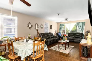 811 Glenwood Ave, Joliet, IL 60435 - Photo 5