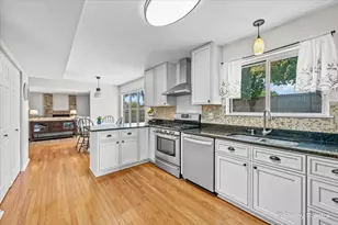 344 Yorkshire Dr, Mundelein, IL 60060 - Photo 7