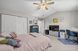 344 Yorkshire Dr, Mundelein, IL 60060 - Photo 21