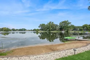2202 Lakeshore Dr, Lindenhurst, IL 60046 - Photo 25