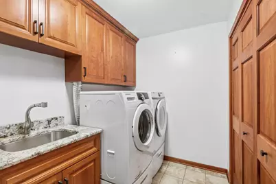 2202 Lake Shore Drive, Lindenhurst, IL 60046 - Photo 21