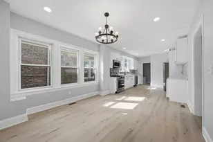 8352 S Phillips Ave, Chicago, IL 60617 - Photo 11