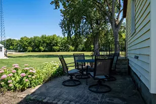 327 E John St, Forrest, IL 61741 - Photo 5