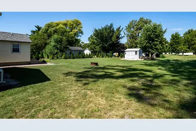 327 E John Street, Forrest, IL 61741 - Photo 27