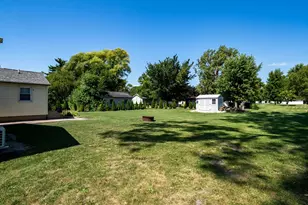 327 E John St, Forrest, IL 61741 - Photo 27